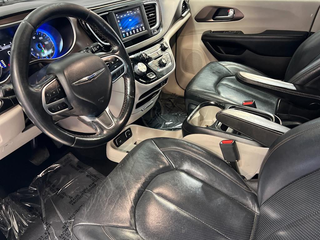 Thumbnail: 2019 Chrysler Pacifica - 10