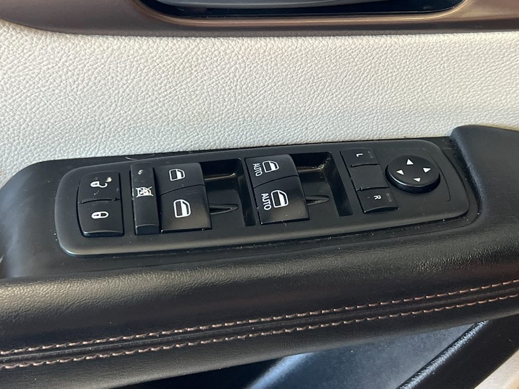 Thumbnail: 2019 Chrysler Pacifica - 22