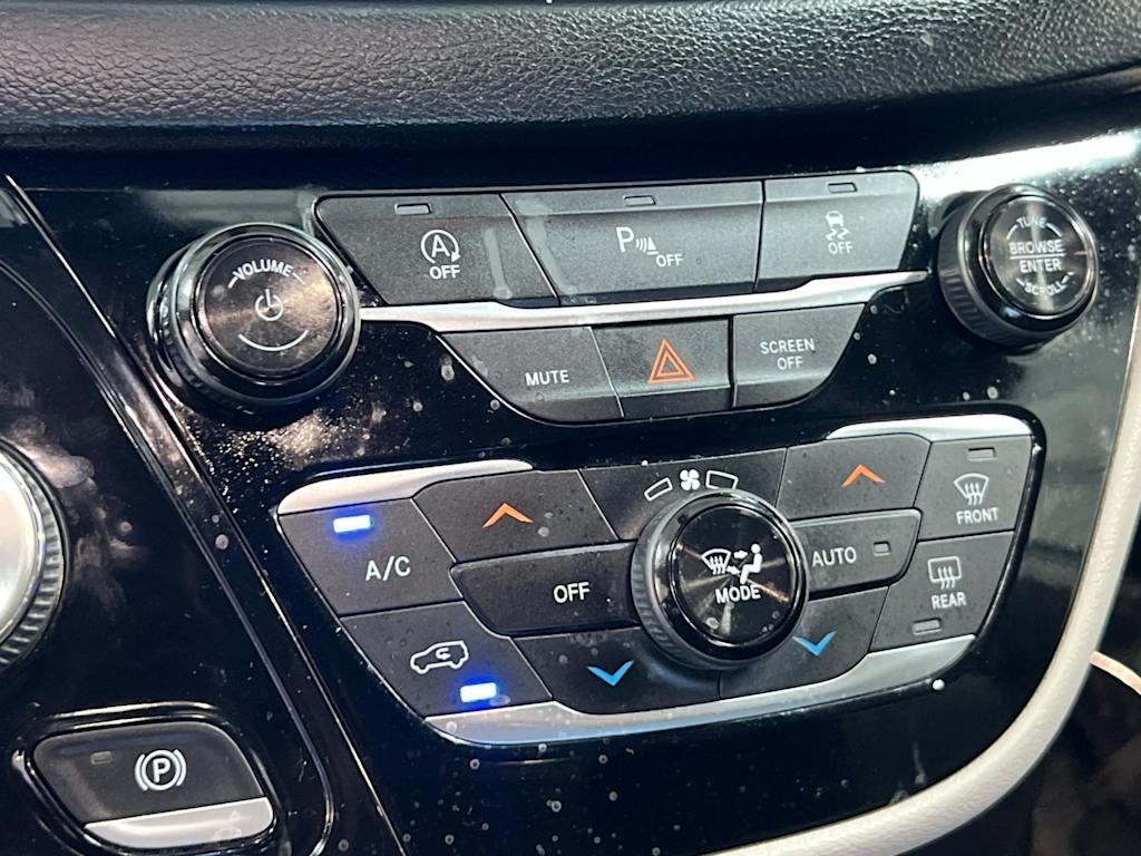 Thumbnail: 2019 Chrysler Pacifica - 26
