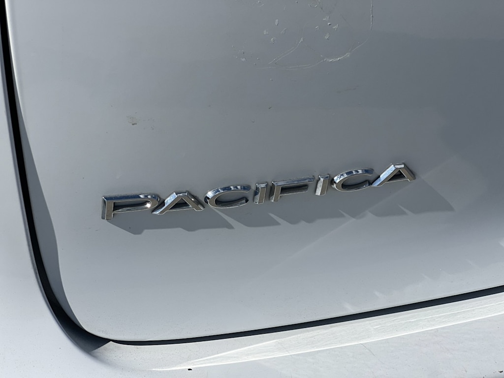 Thumbnail: 2019 Chrysler Pacifica - 7