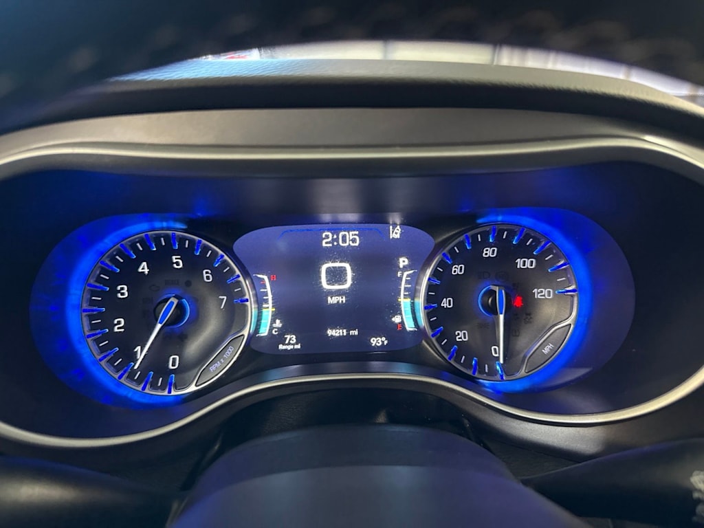Thumbnail: 2022 Chrysler Pacifica - 12