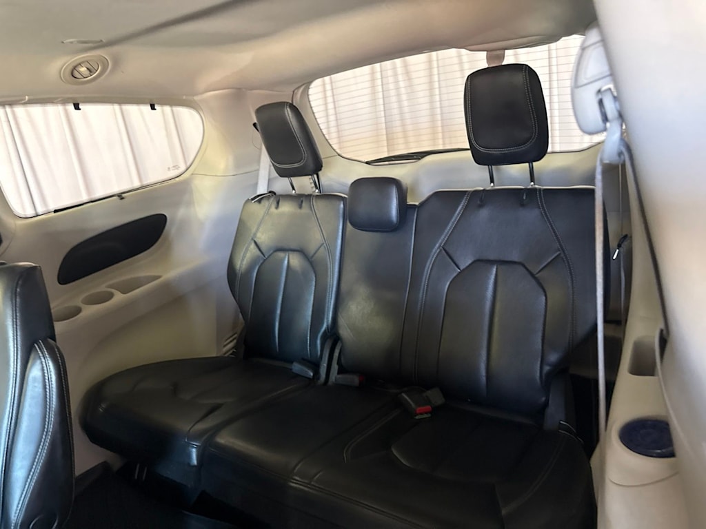 Thumbnail: 2022 Chrysler Pacifica - 22