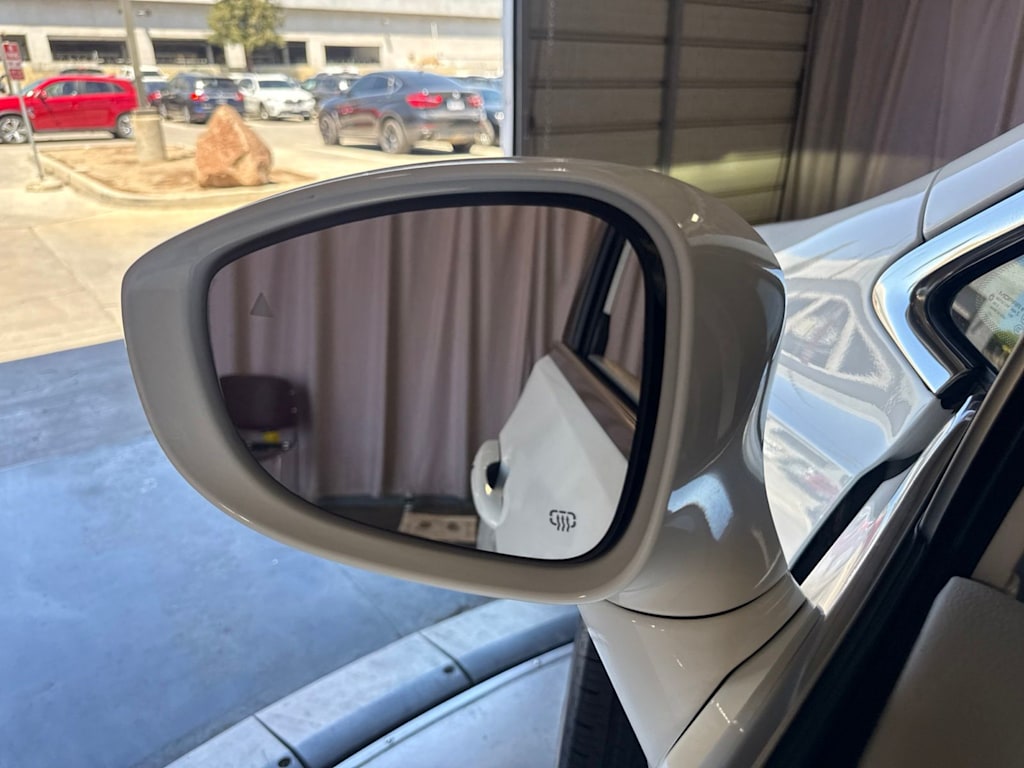 Thumbnail: 2022 Chrysler Pacifica - 23
