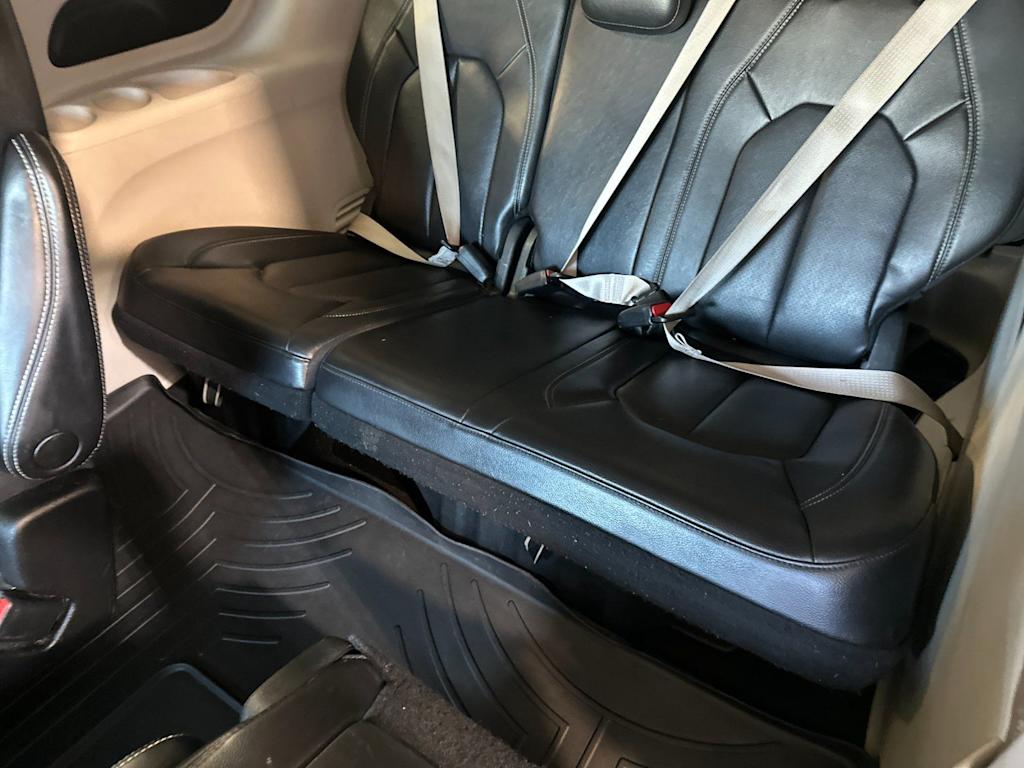 Thumbnail: 2022 Chrysler Pacifica - 22