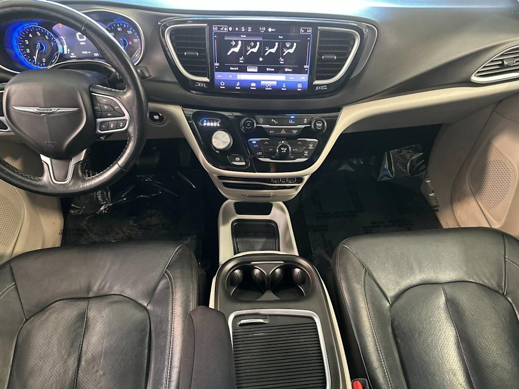 Thumbnail: 2022 Chrysler Pacifica - 2