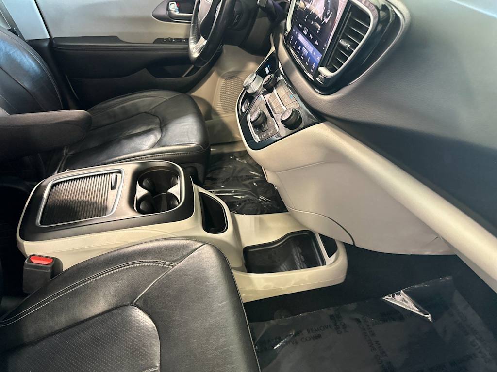 Thumbnail: 2022 Chrysler Pacifica - 14