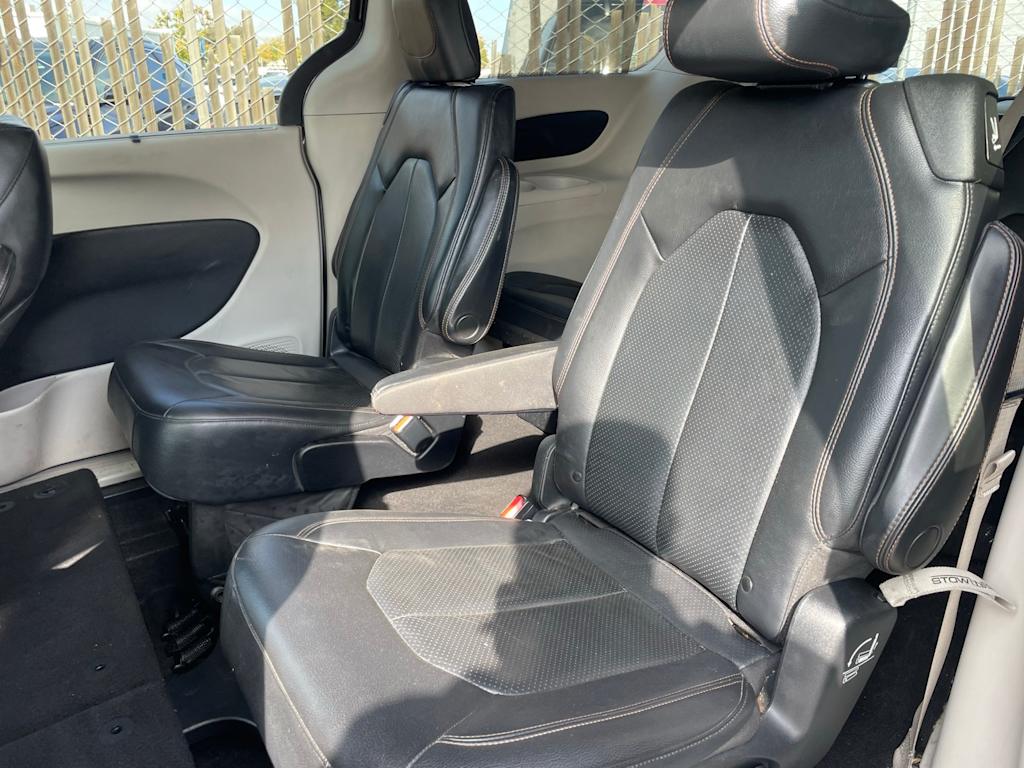 2019 Chrysler Pacifica Touring L 9