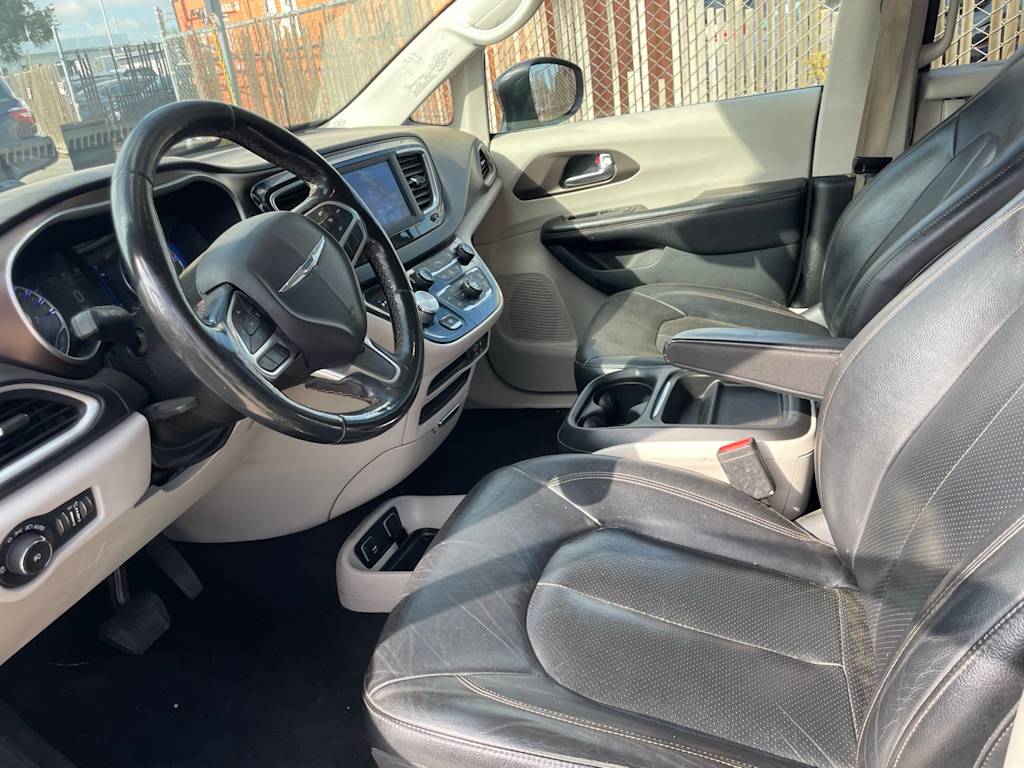 2019 Chrysler Pacifica Touring L 10