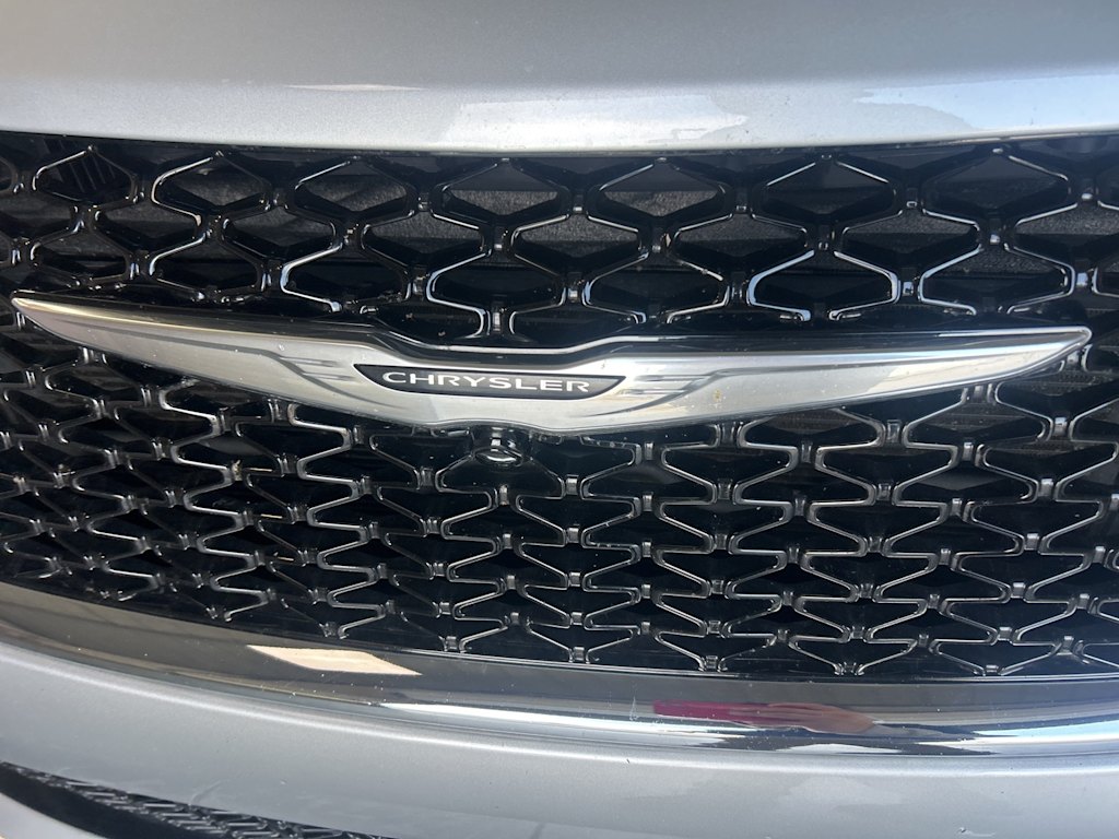 Thumbnail: 2024 Chrysler Pacifica - 4