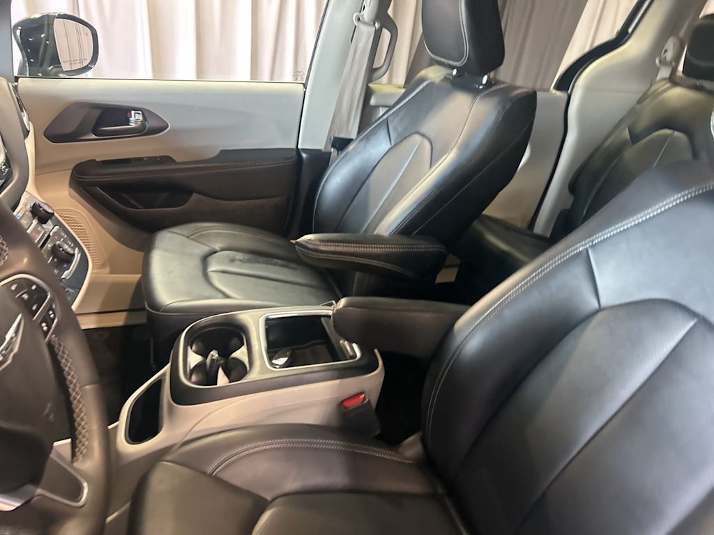 Thumbnail: 2024 Chrysler Pacifica - 27