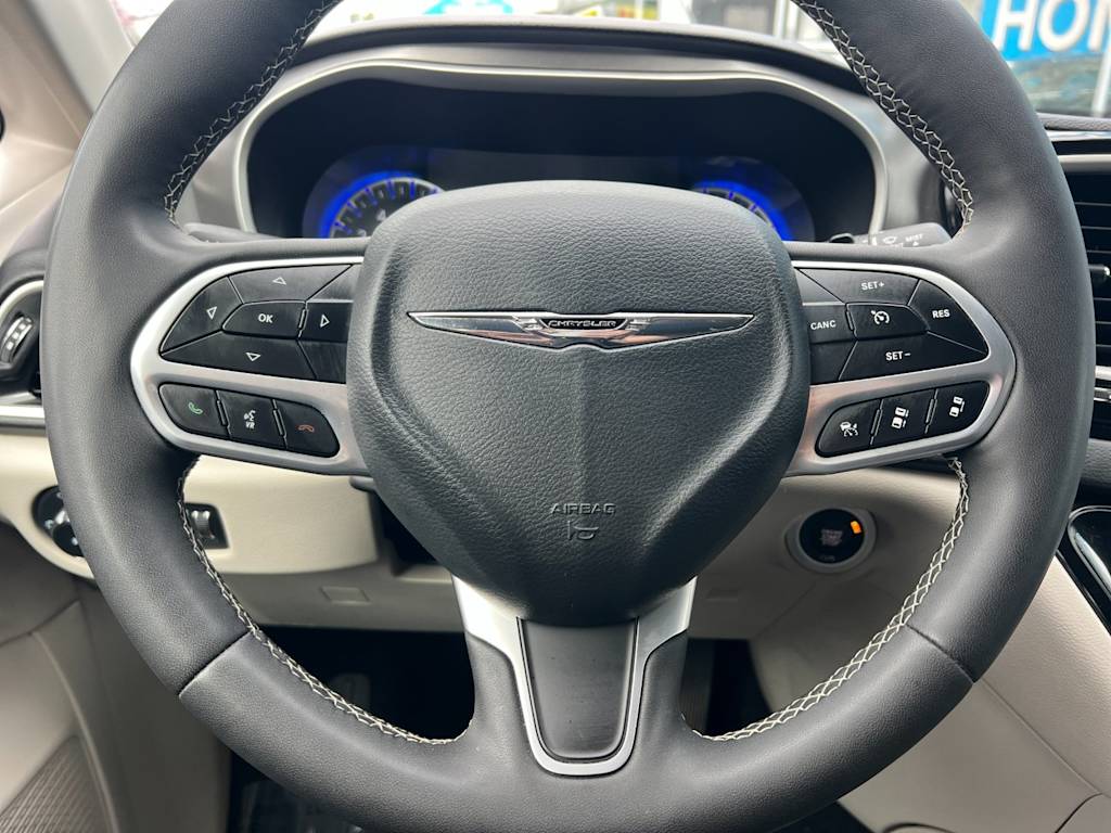 Thumbnail: 2024 Chrysler Pacifica - 14