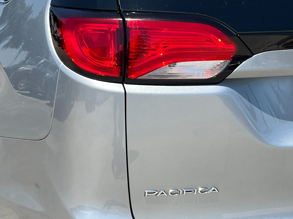 Thumbnail: 2019 Chrysler Pacifica - 28