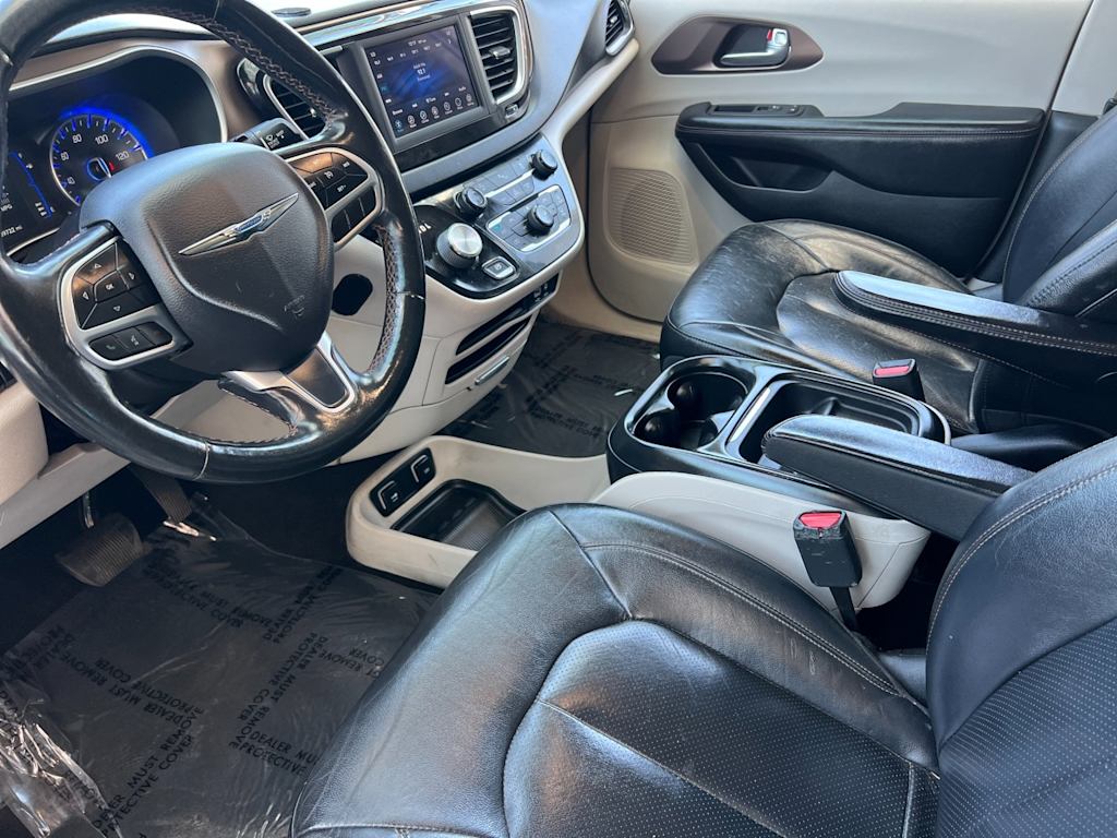 Thumbnail: 2019 Chrysler Pacifica - 10