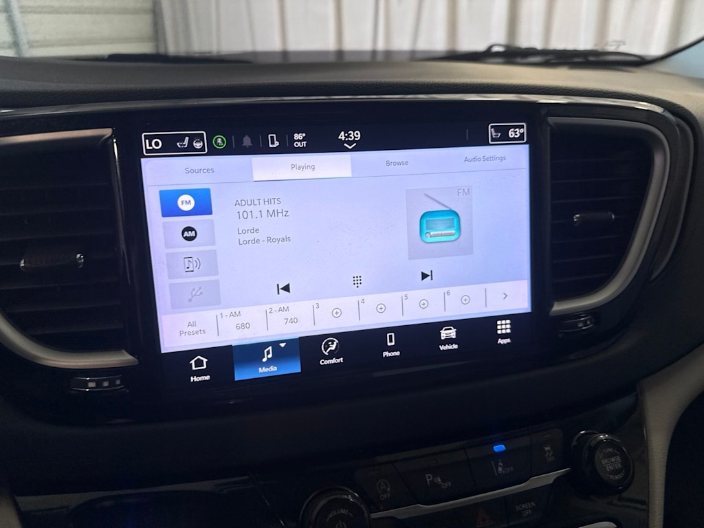 Thumbnail: 2024 Chrysler Pacifica - 26