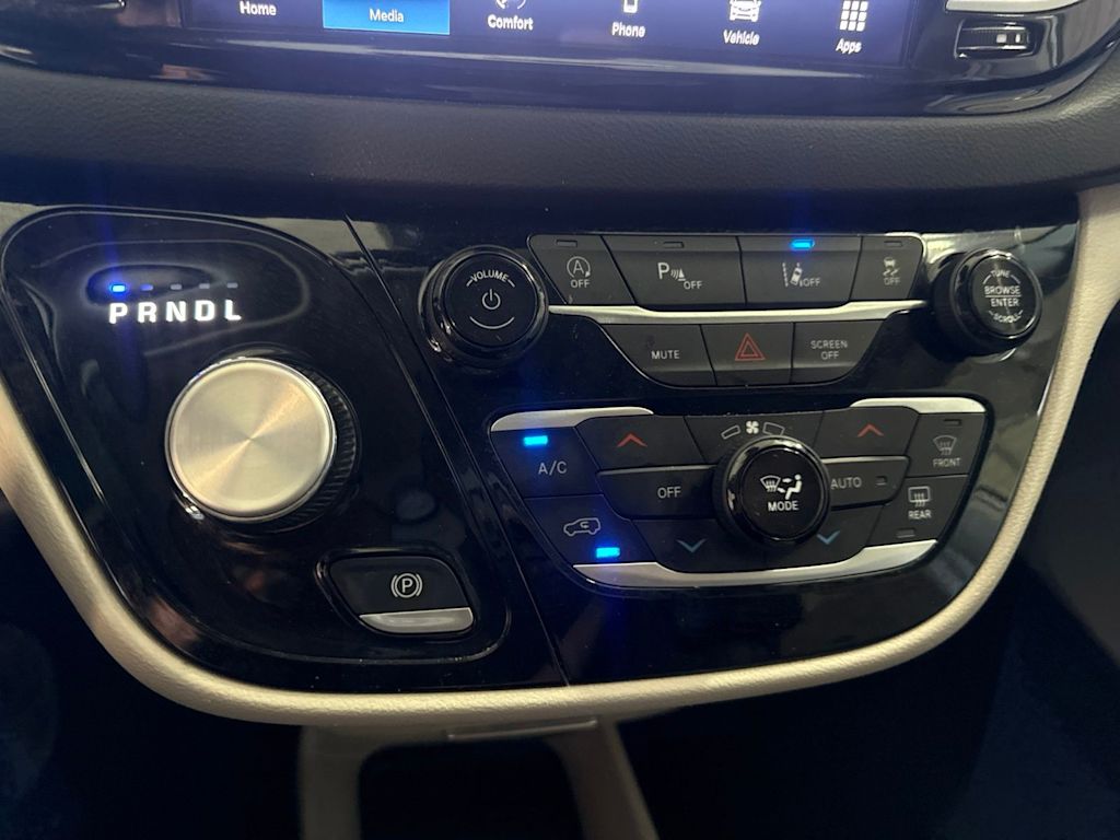 Thumbnail: 2024 Chrysler Pacifica - 27