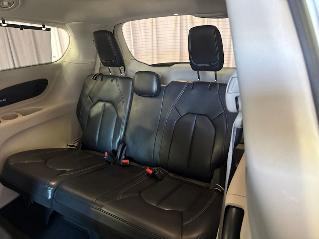 Thumbnail: 2022 Chrysler Pacifica - 20