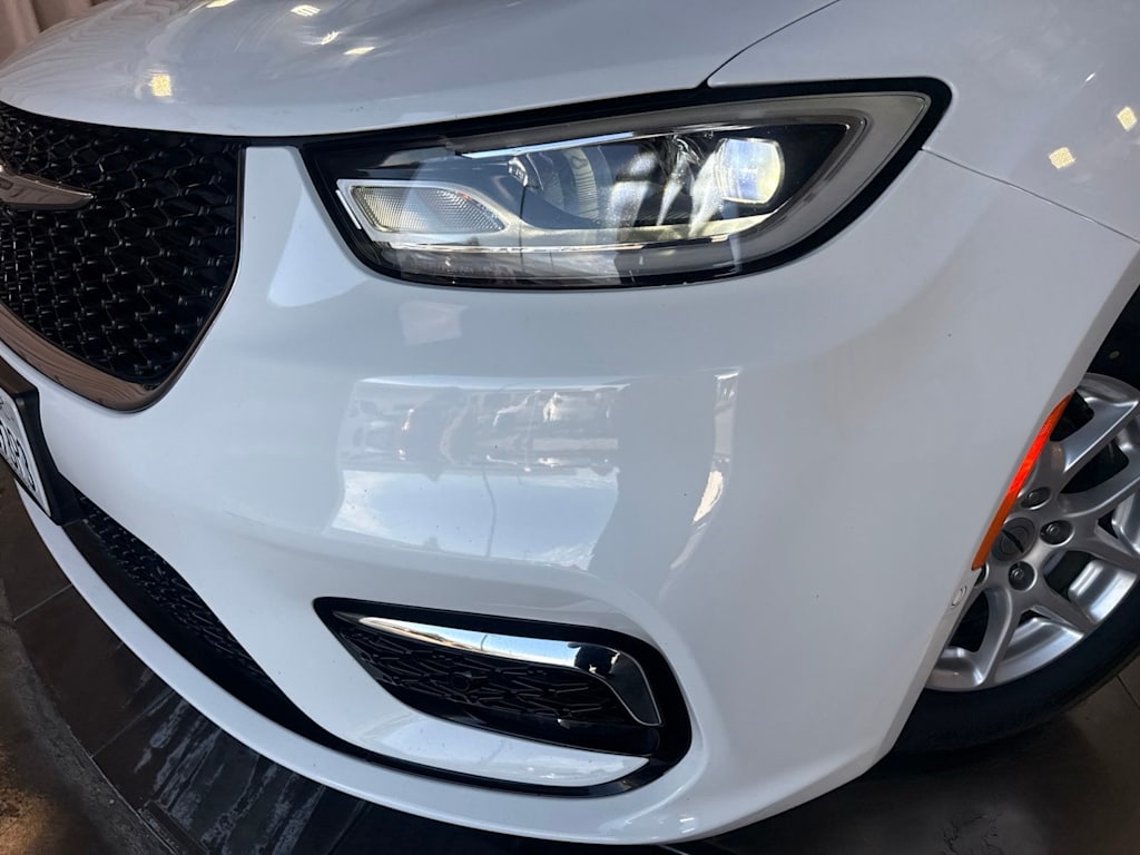 Thumbnail: 2022 Chrysler Pacifica - 18