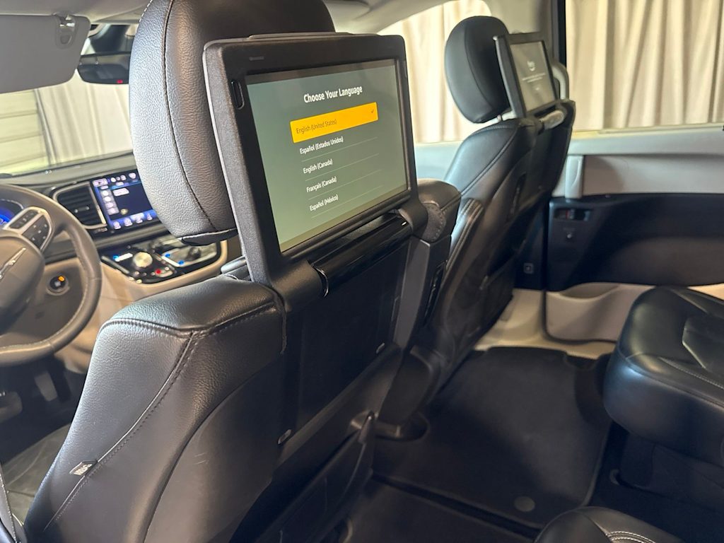 Thumbnail: 2022 Chrysler Pacifica - 21