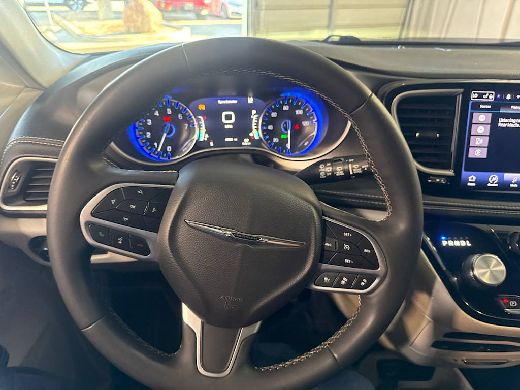 Thumbnail: 2022 Chrysler Pacifica - 2