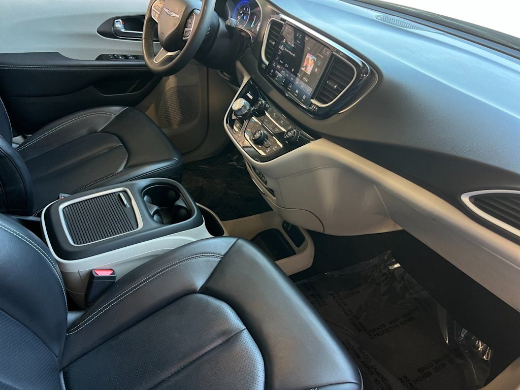 Thumbnail: 2023 Chrysler Pacifica - 13