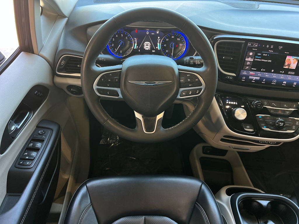 Thumbnail: 2023 Chrysler Pacifica - 12