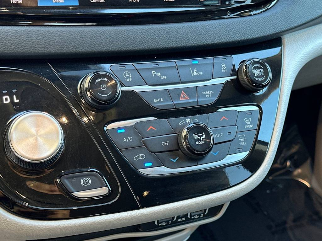 Thumbnail: 2024 Chrysler Pacifica - 25