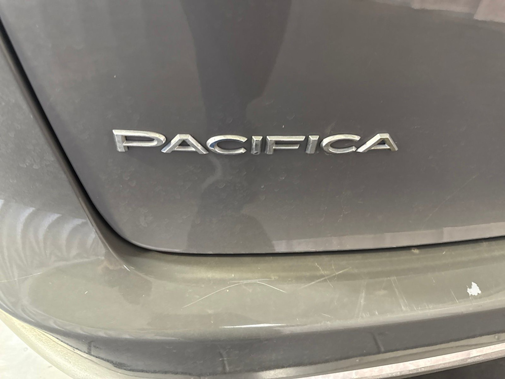 Thumbnail: 2022 Chrysler Pacifica - 7