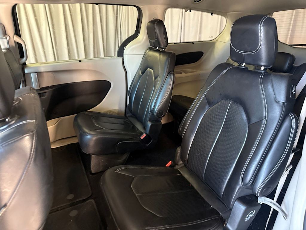 Thumbnail: 2022 Chrysler Pacifica - 10