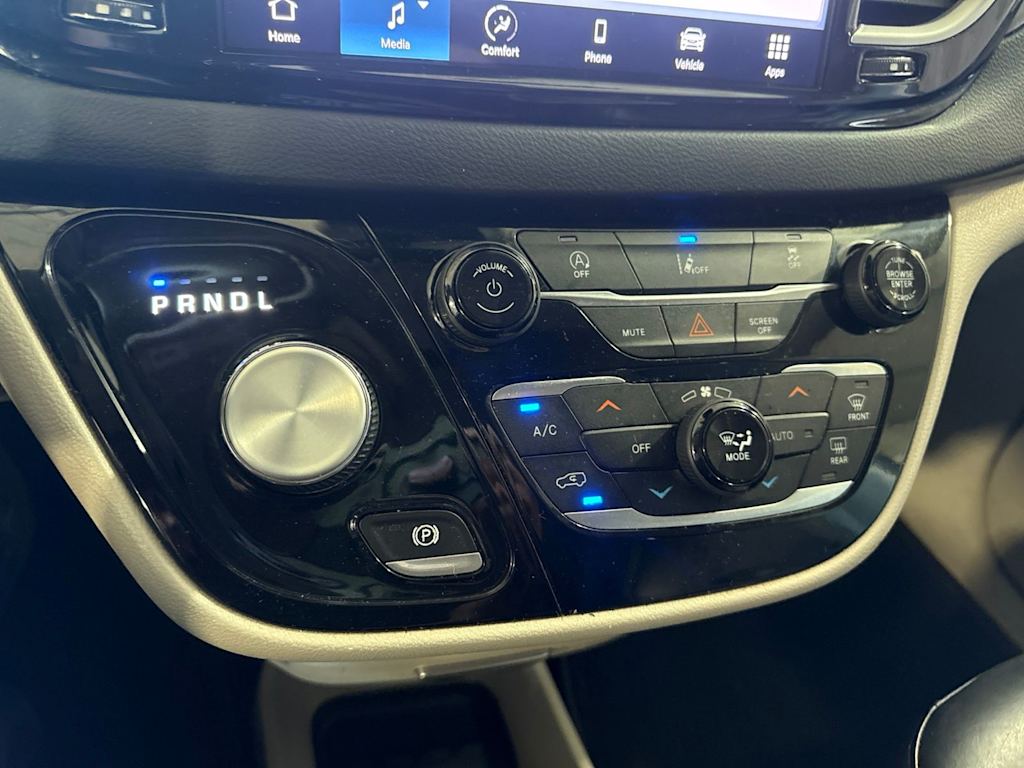 Thumbnail: 2022 Chrysler Pacifica - 27
