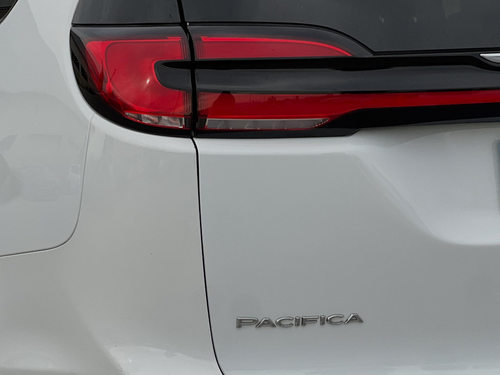 2022 Chrysler Pacifica Touring L 30