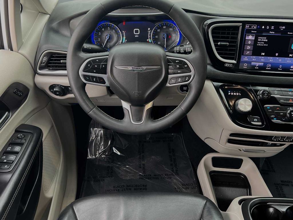 2022 Chrysler Pacifica Touring L 9