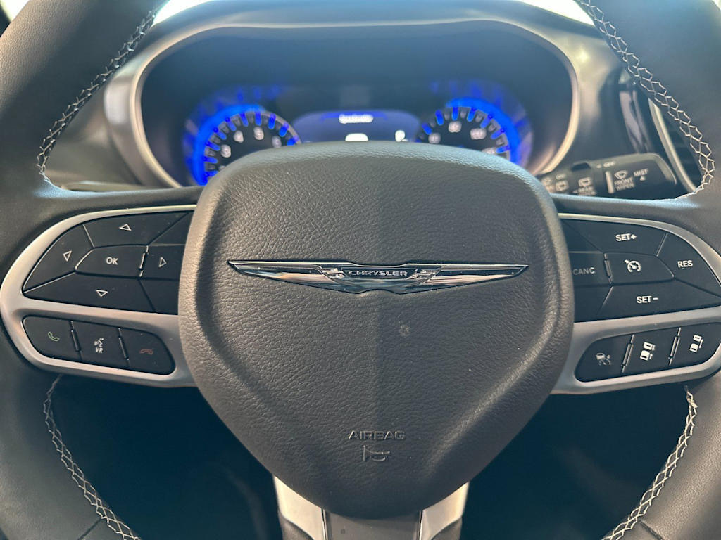 Thumbnail: 2026 Chrysler Pacifica - 25