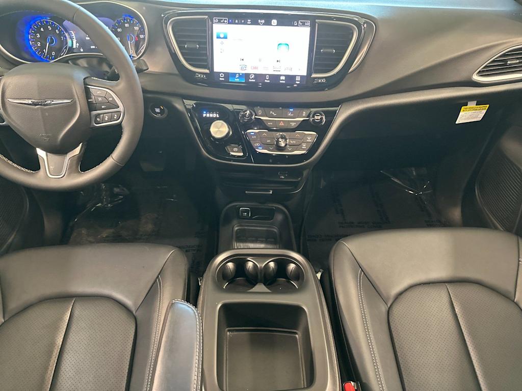 Thumbnail: 2026 Chrysler Pacifica - 2