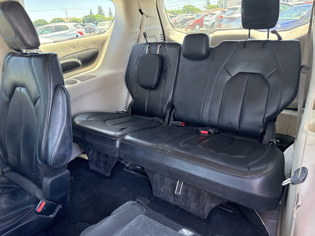 Thumbnail: 2021 Chrysler Pacifica - 21