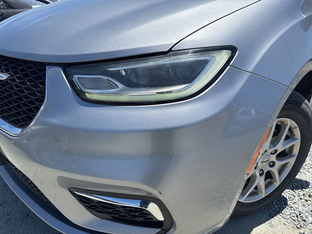 Thumbnail: 2021 Chrysler Pacifica - 17