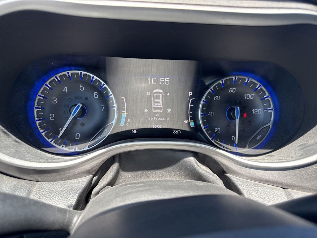 Thumbnail: 2021 Chrysler Pacifica - 12