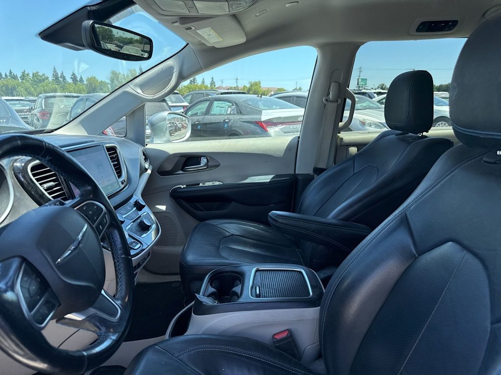 Thumbnail: 2021 Chrysler Pacifica - 9