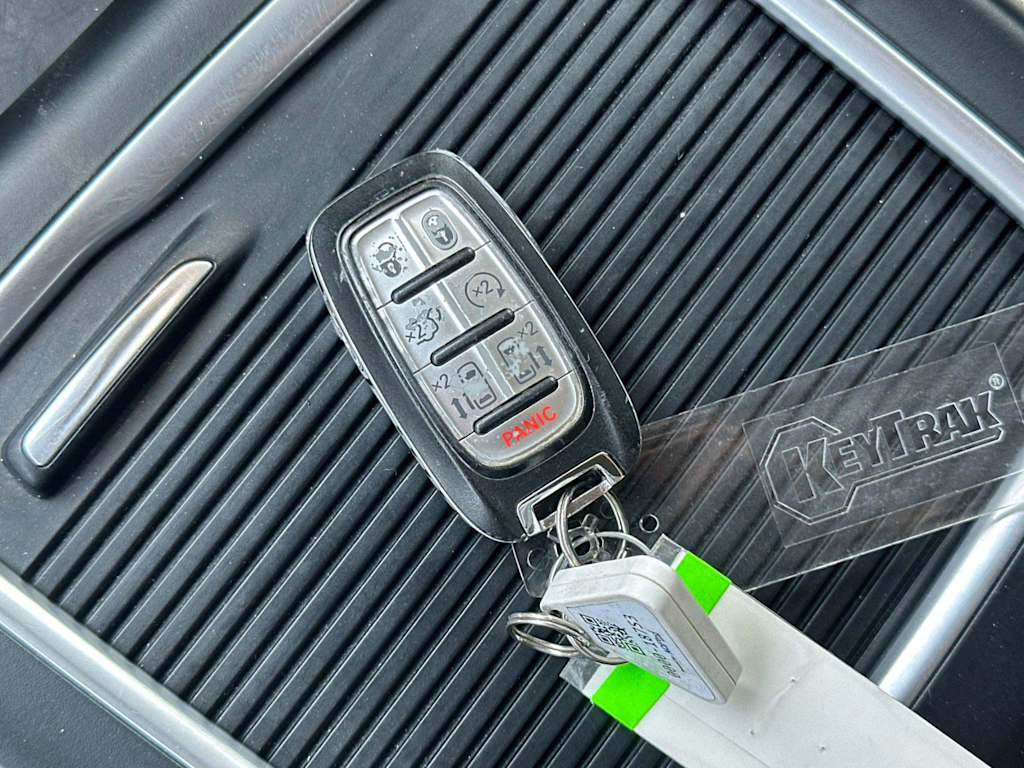 Thumbnail: 2021 Chrysler Pacifica - 16