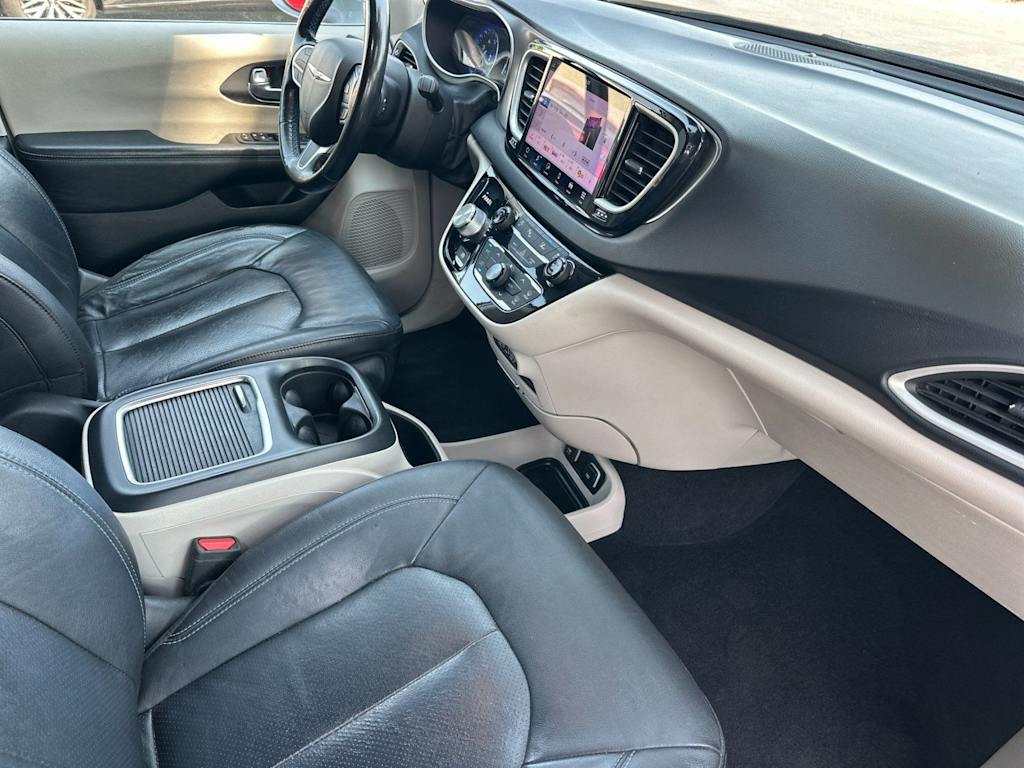 Thumbnail: 2021 Chrysler Pacifica - 13