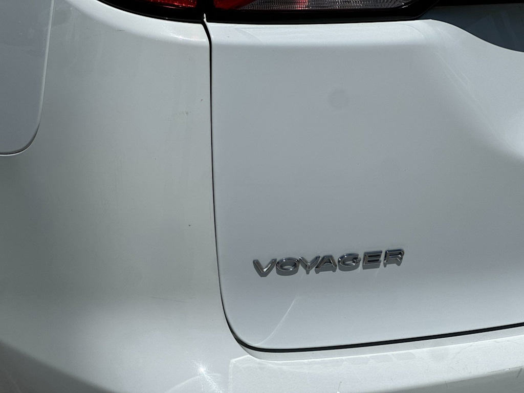 Thumbnail: 2023 Chrysler Voyager - 7