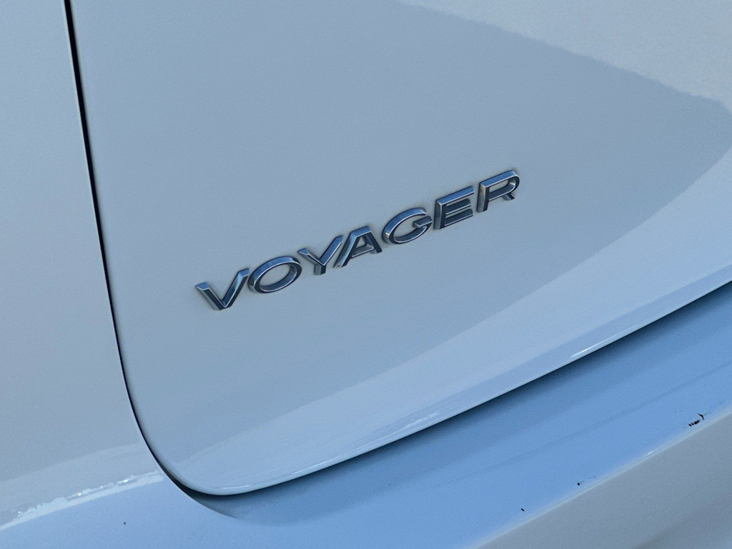 Thumbnail: 2022 Chrysler Voyager - 25