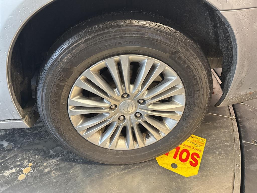 Thumbnail: 2016 Chrysler Town & Country - 6