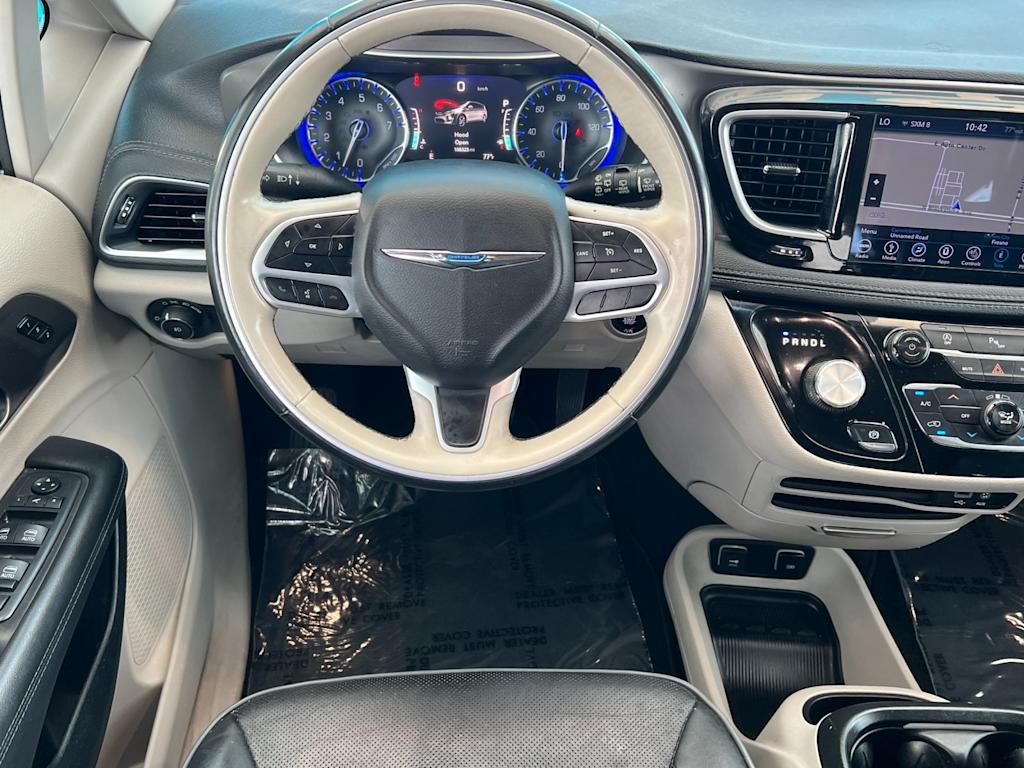 Thumbnail: 2018 Chrysler Pacifica - 12