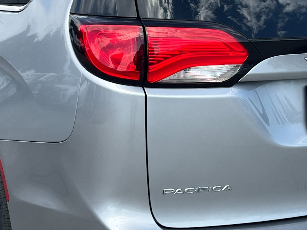 Thumbnail: 2018 Chrysler Pacifica - 30