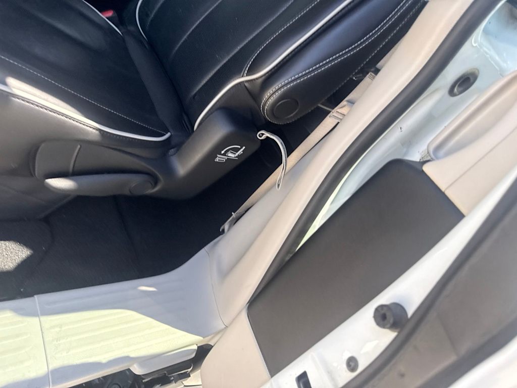 Thumbnail: 2023 Chrysler Pacifica - 21