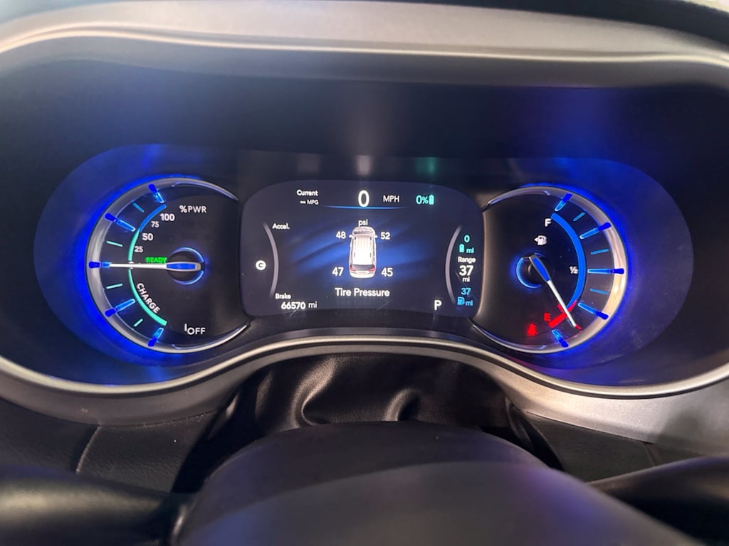 Thumbnail: 2018 Chrysler Pacifica - 10