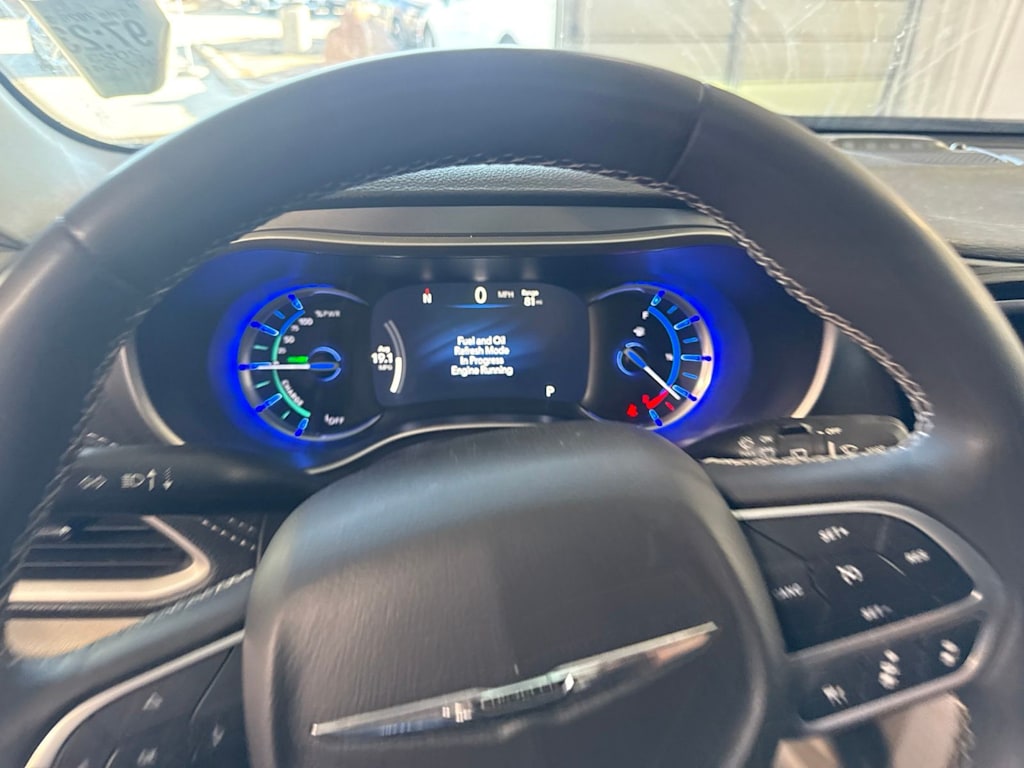 Thumbnail: 2023 Chrysler Pacifica - 12