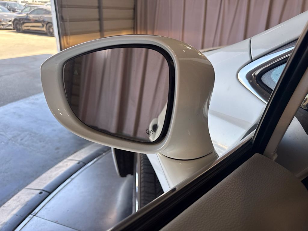 Thumbnail: 2018 Chrysler Pacifica - 25
