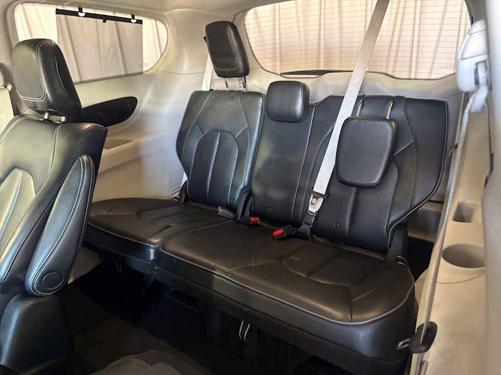 Thumbnail: 2018 Chrysler Pacifica - 23