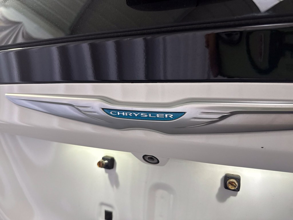 Thumbnail: 2018 Chrysler Pacifica - 22